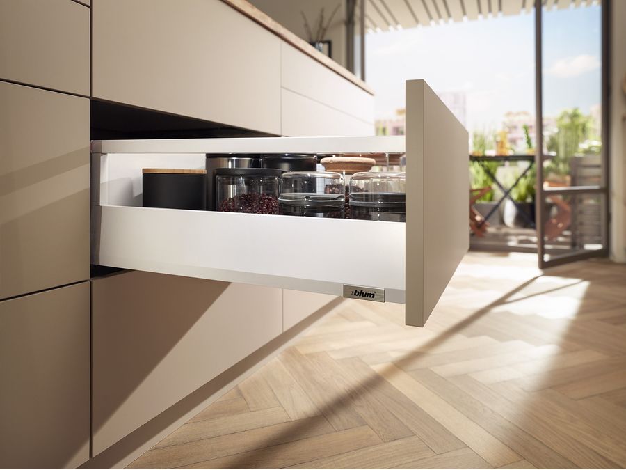 BLU MERIVOBOX 500 E-reling 40 kg bílá - komplet