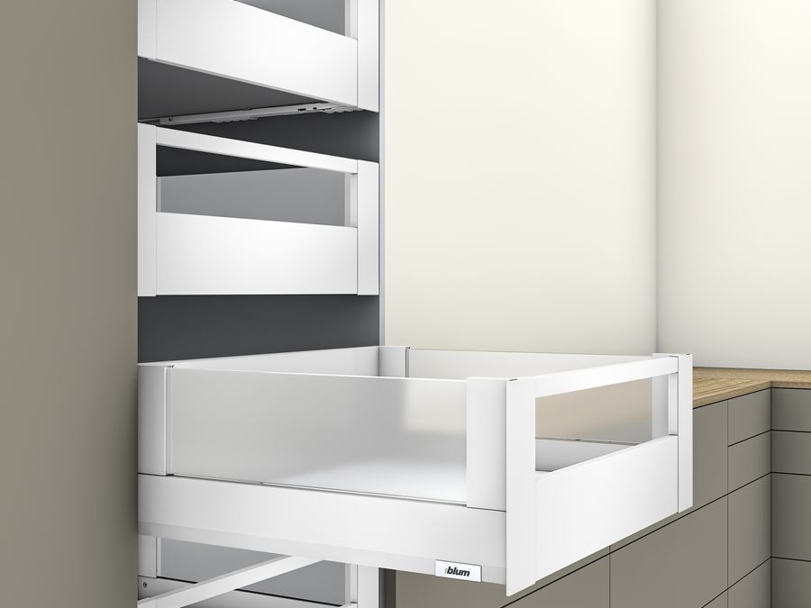 BLU MERIVOBOX vnitřní 450 E-boxcover (čelo s relingem) 40 kg bílá - komplet